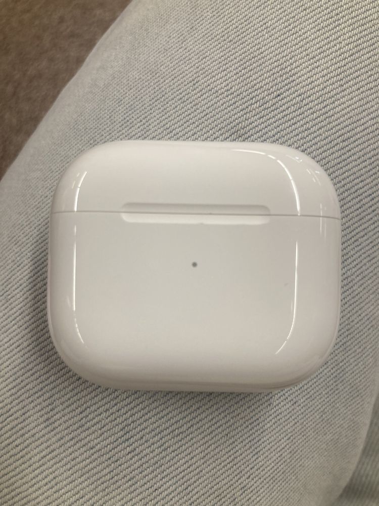 AirPods c/ caixa carregamento MagSafe - Apple