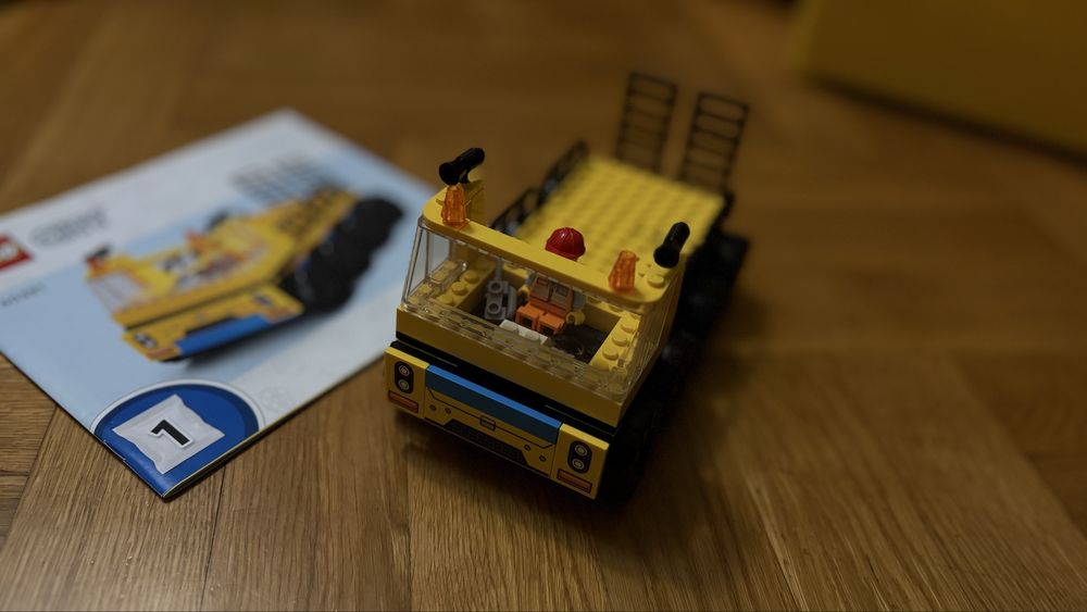 Конструктор LEGO City Будівельна вантажівка