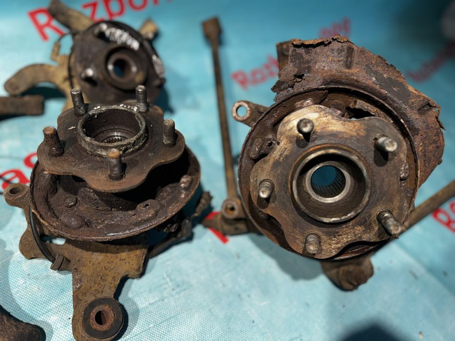 Поворотний квлак Nissan x trail t30 цапфа ступиця Х трейл т30