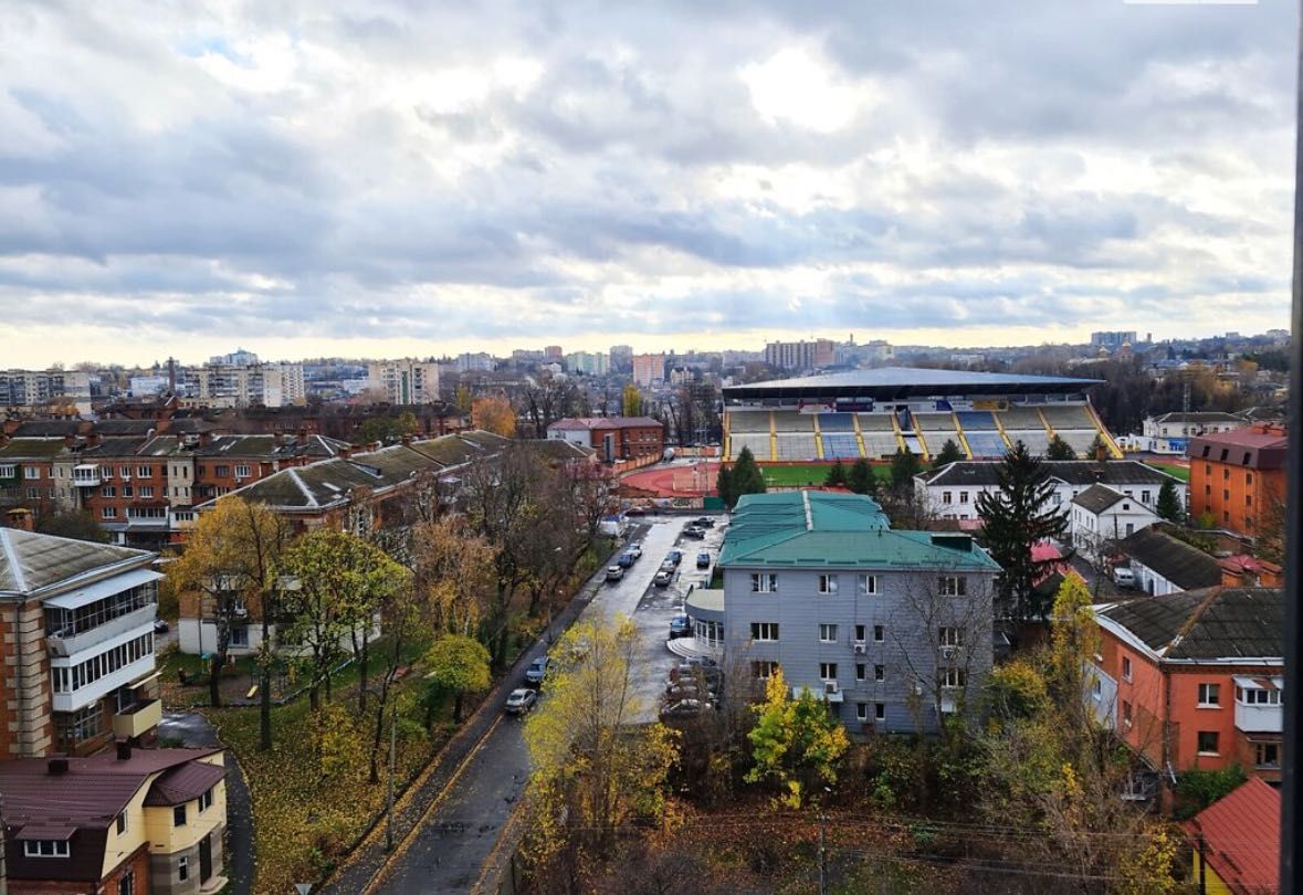 3к квартира з неймовірним виглядом, зданий будинок, центр, терміново