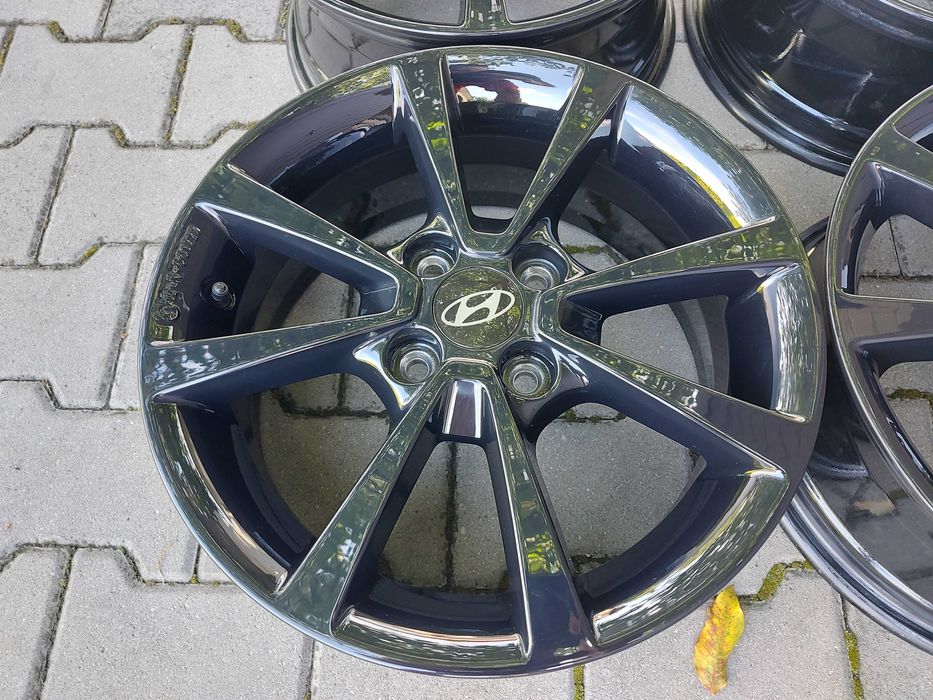 15 4x100 KIA Picanto III Rio Stonic HYUNDAI i10 i20 Toyota Yaris Swift