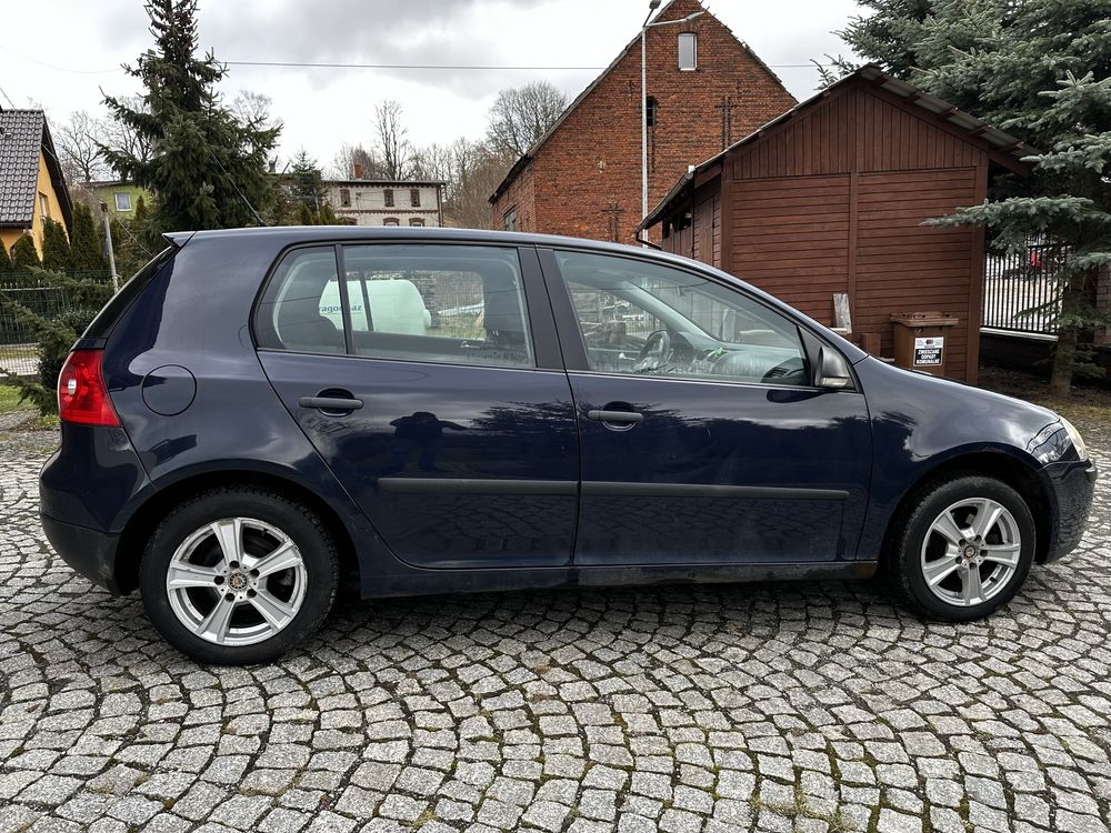 Volkswagen Golf 5 Trendline 1.4 16 V 2007 r nowy akumulator