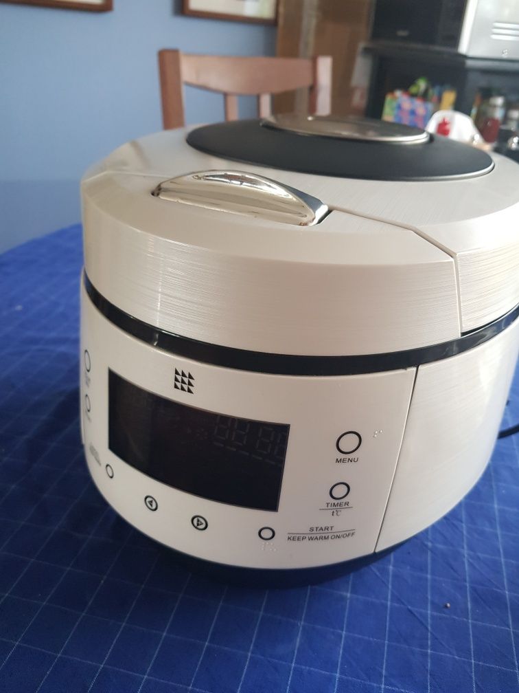 Multicooker firmy Lakeland model 31788