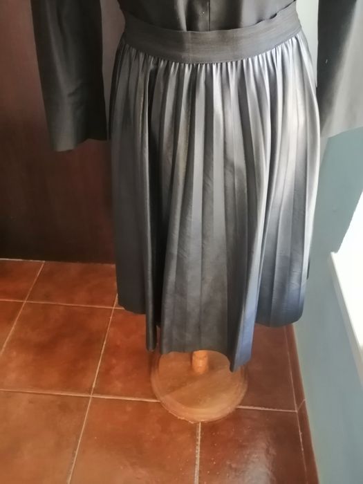 Saia de Napa azul escuro tamanho 38.
