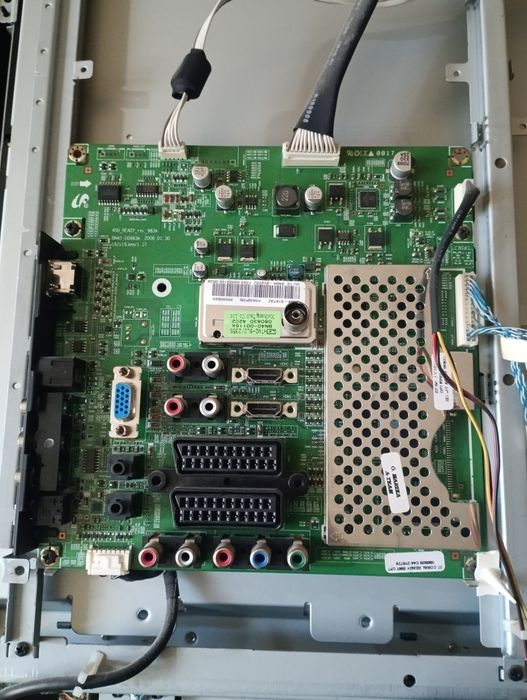 Телевизор Самсунг 37" Samsung LE37A450C2XUA разбита матрица.