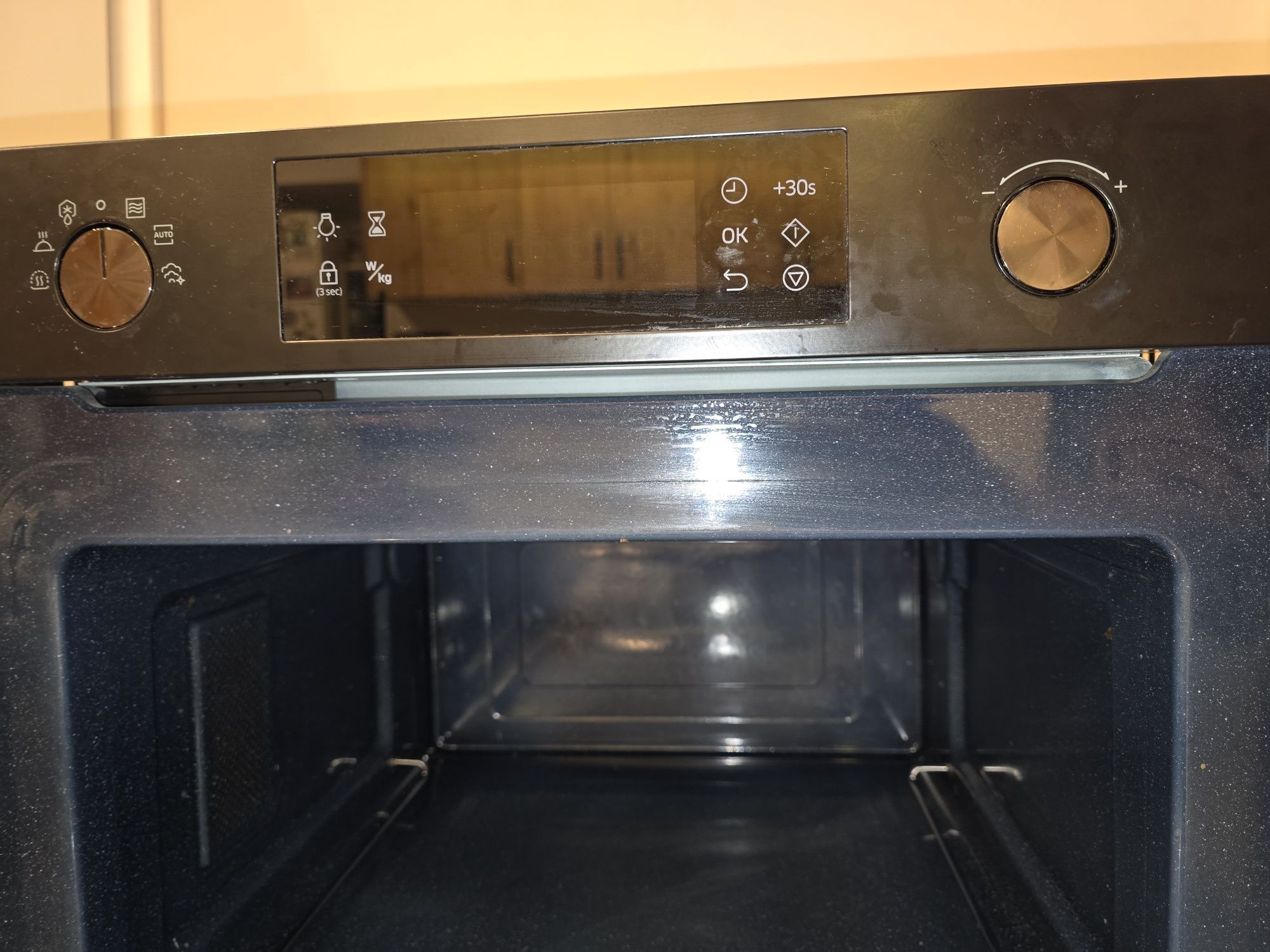 Kuchenka mikrofalowa do zabudowy Samsung NQ50K3130BB