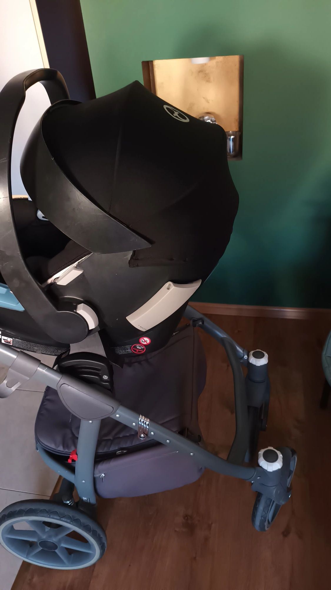 Sprzedam wózek 2w1 plus fotelik