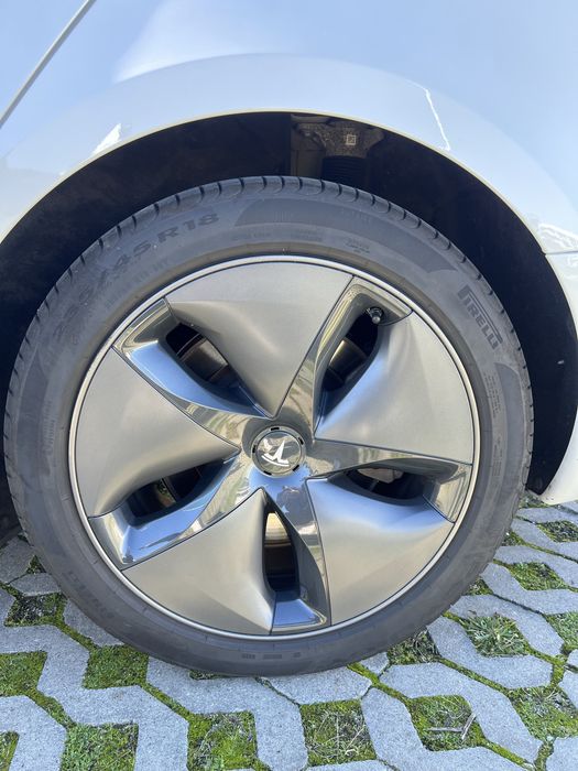 TESLA Model 3 2020 – STANDARD RANGE – Branco Pérola