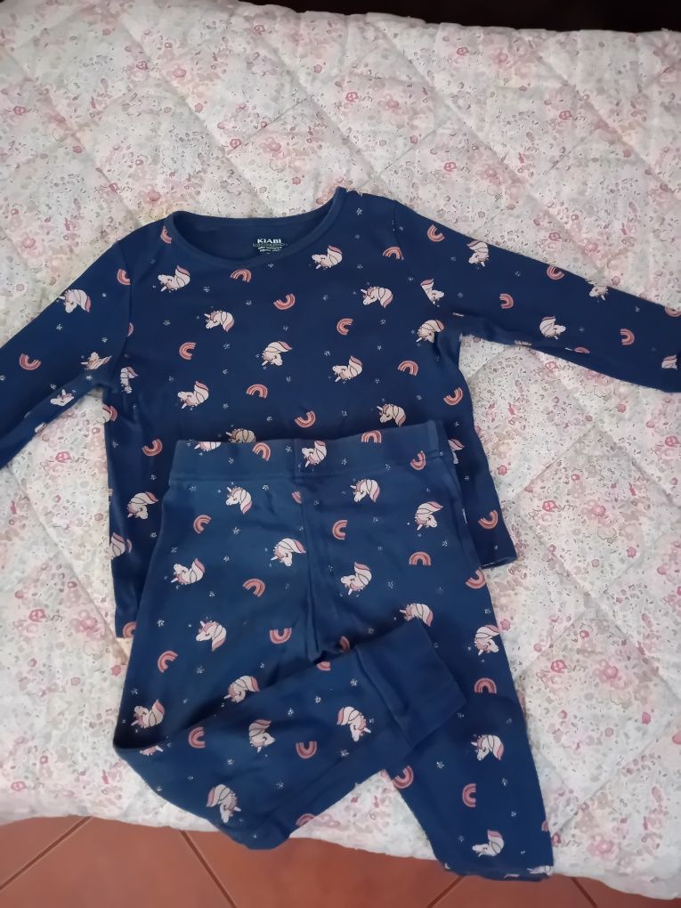 Pijama de algodão c/unicórnios 3-4 anos bom estado