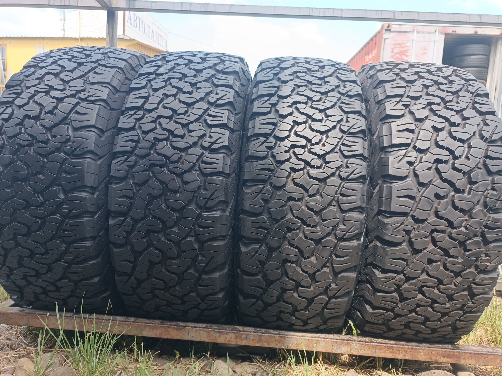 Автошини 255x65r17 BFGoodrich All terrain з Германії стан ідеальний