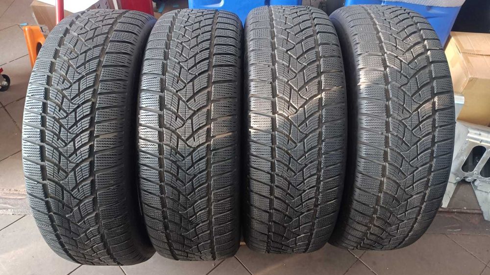 4x 235/60R18 DUNLOP WINTER SPORT 5 SUV bieżnik 7,29–7,50 mm zima 2022