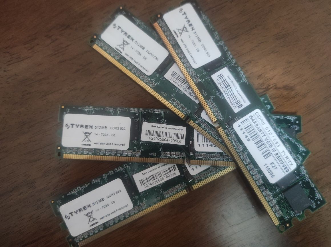 Memória RAM DDR2 (533Mhz) - 2GB (4 x 512 MB)