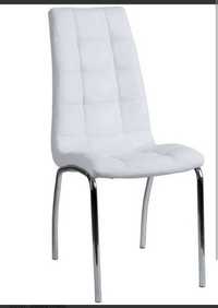 4 cadeiras brancas sala