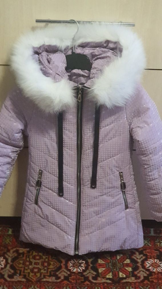 Продам Зимове пальто для дівчинки