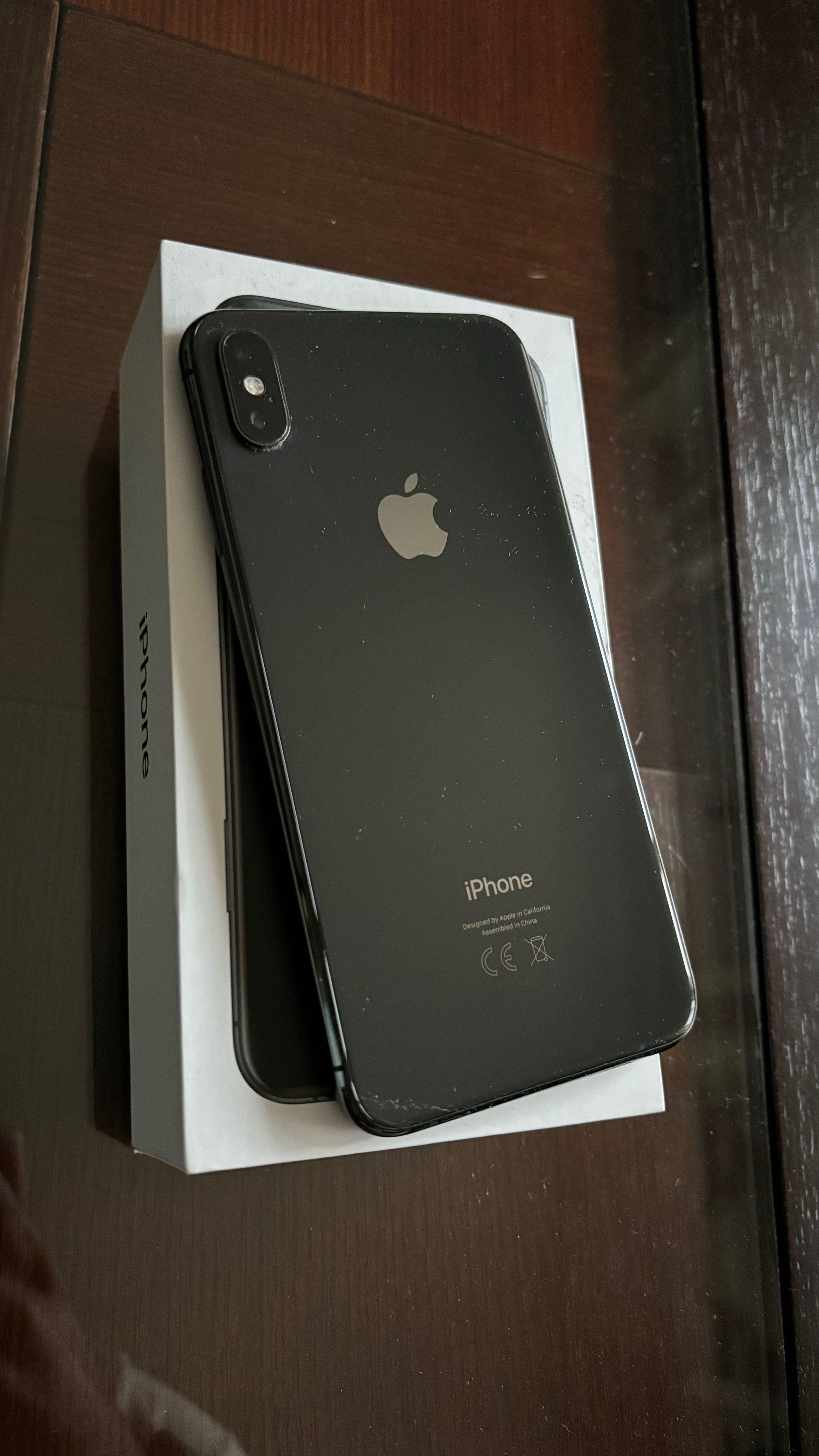 iPhone XS Max - igual a novo