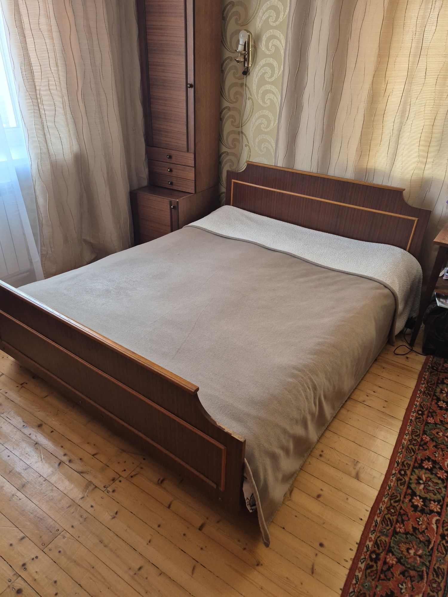 Ліжко двухспальне вживане.