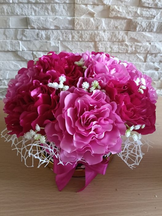 Box piwoni że wstążki