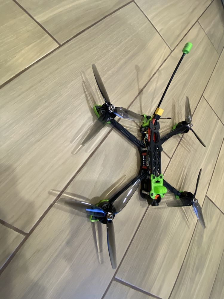 FPV 7  ELRS 915 квадрокоптер