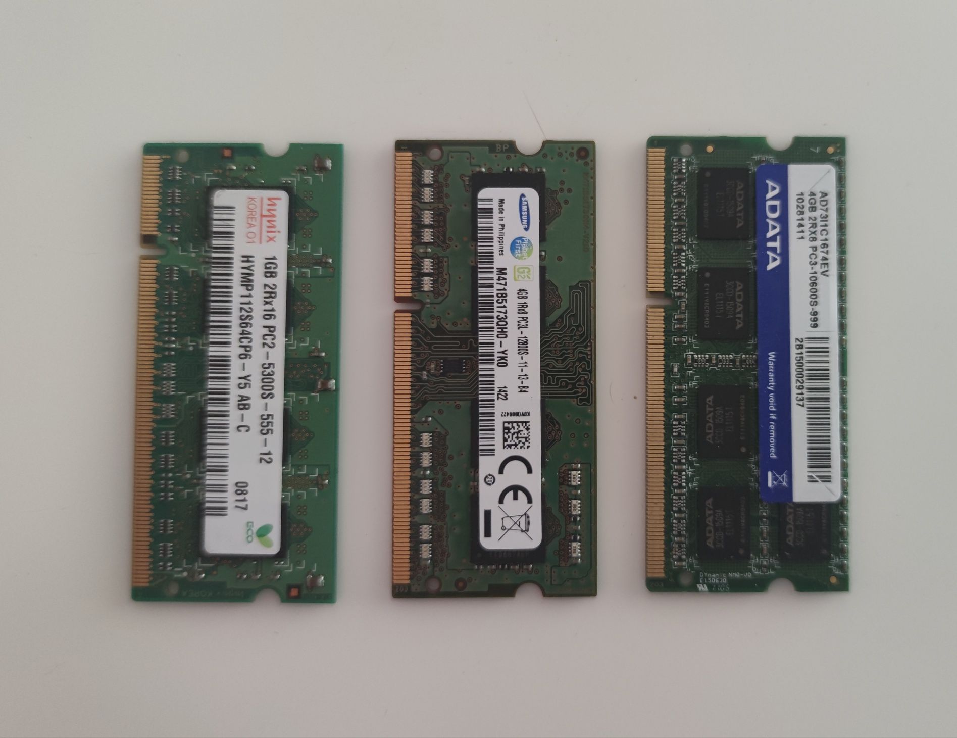 RAM - 2 placas de 4GB e 1 placa de 1GB RAM