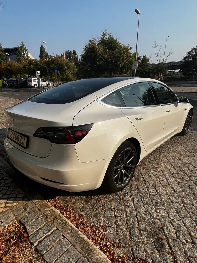 Tesla Model 3 Branco