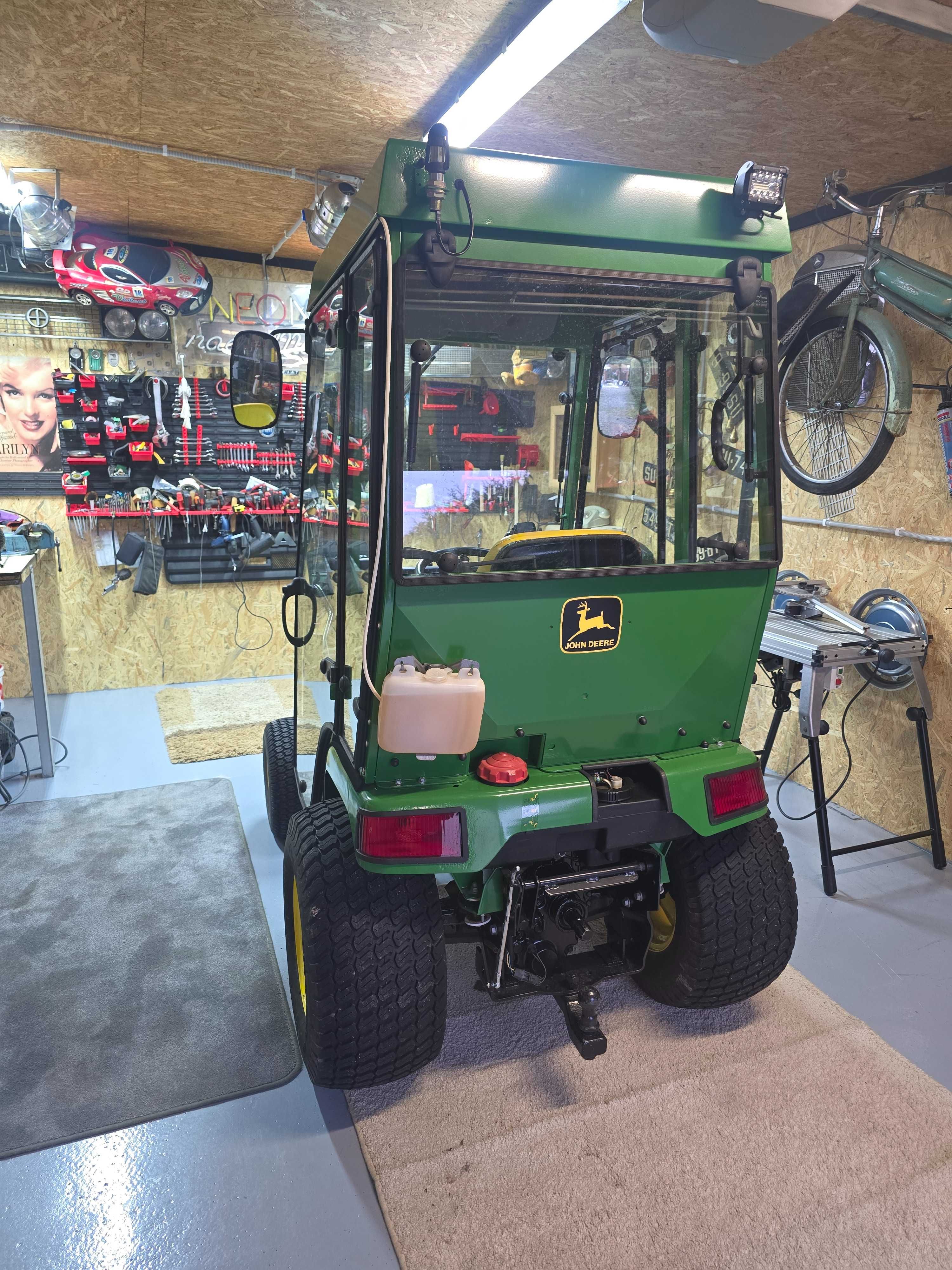 Traktorek ogrodowy  komunalny John Deere 455