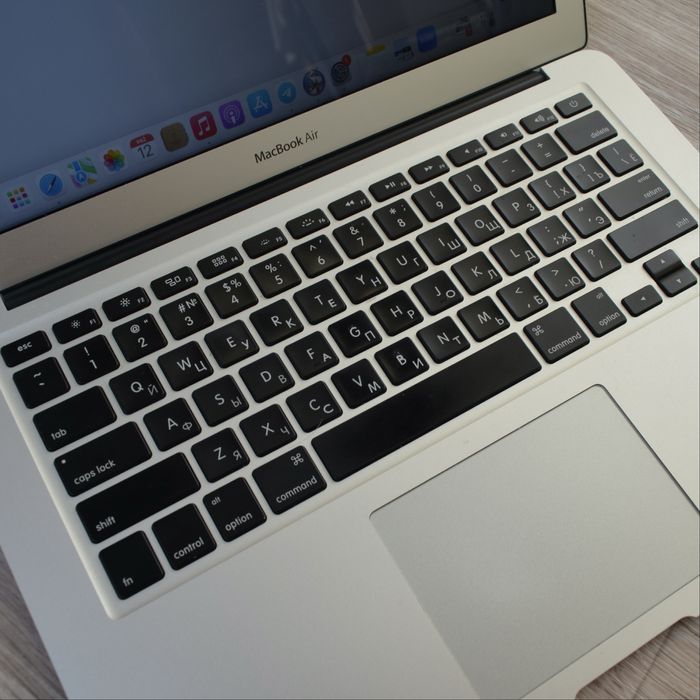 ноутбук MacBook Air 13 (early 2015)