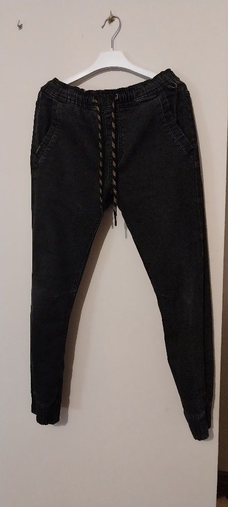 Spodnie jogger Cropp
