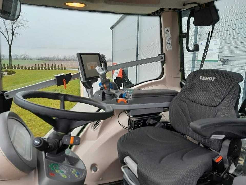 Ciągnik Fendt 828 VARIO