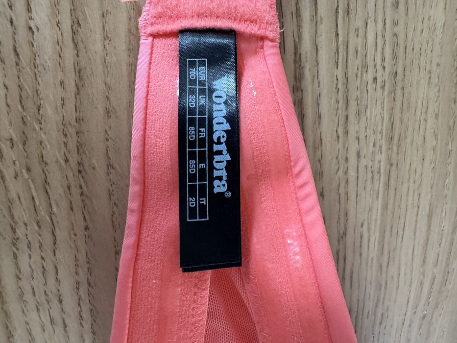 Biustonosz nowy 70D UK 32D strapless brytyjskiej firmy Wonderbra