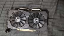 Witam sprzedam kartę graficzną Radeon RX 560 w wersji 4gb od asusa rog