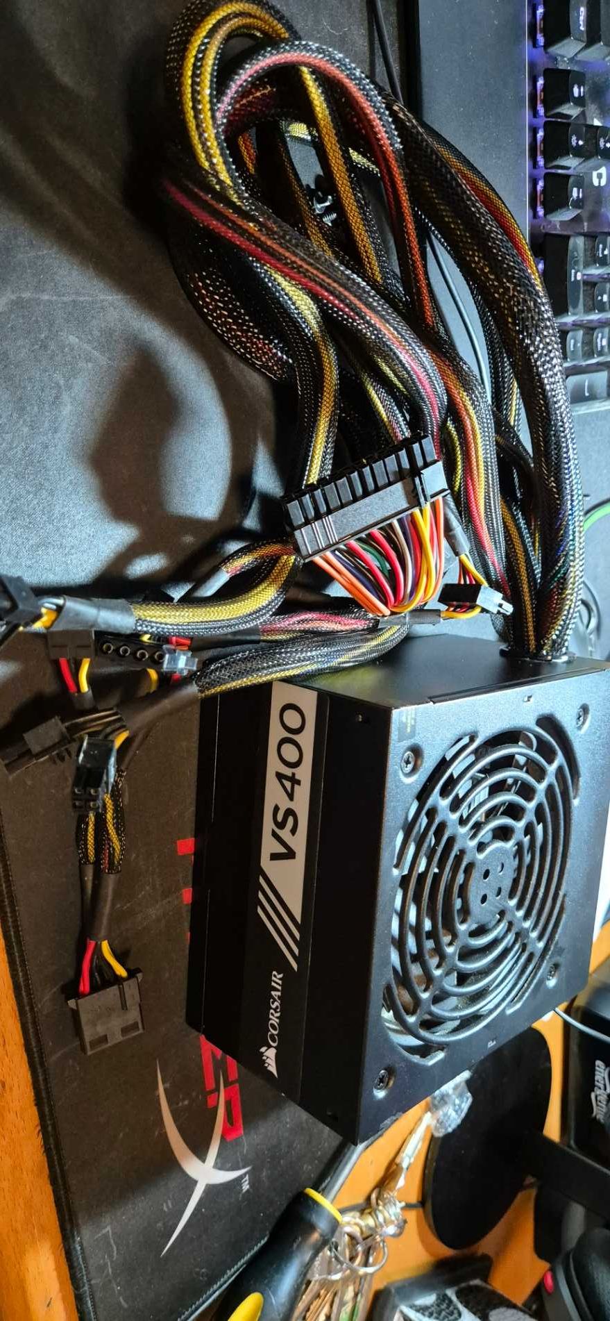 Fonte Corsair VS Series VS400 PSU 80+ PLUS