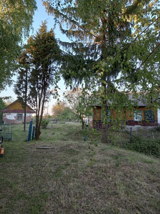 Терміново!Продається пів будинка.