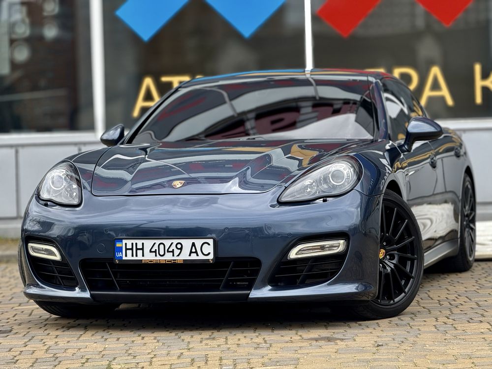 Porsche panamera GTS 4.8 2012