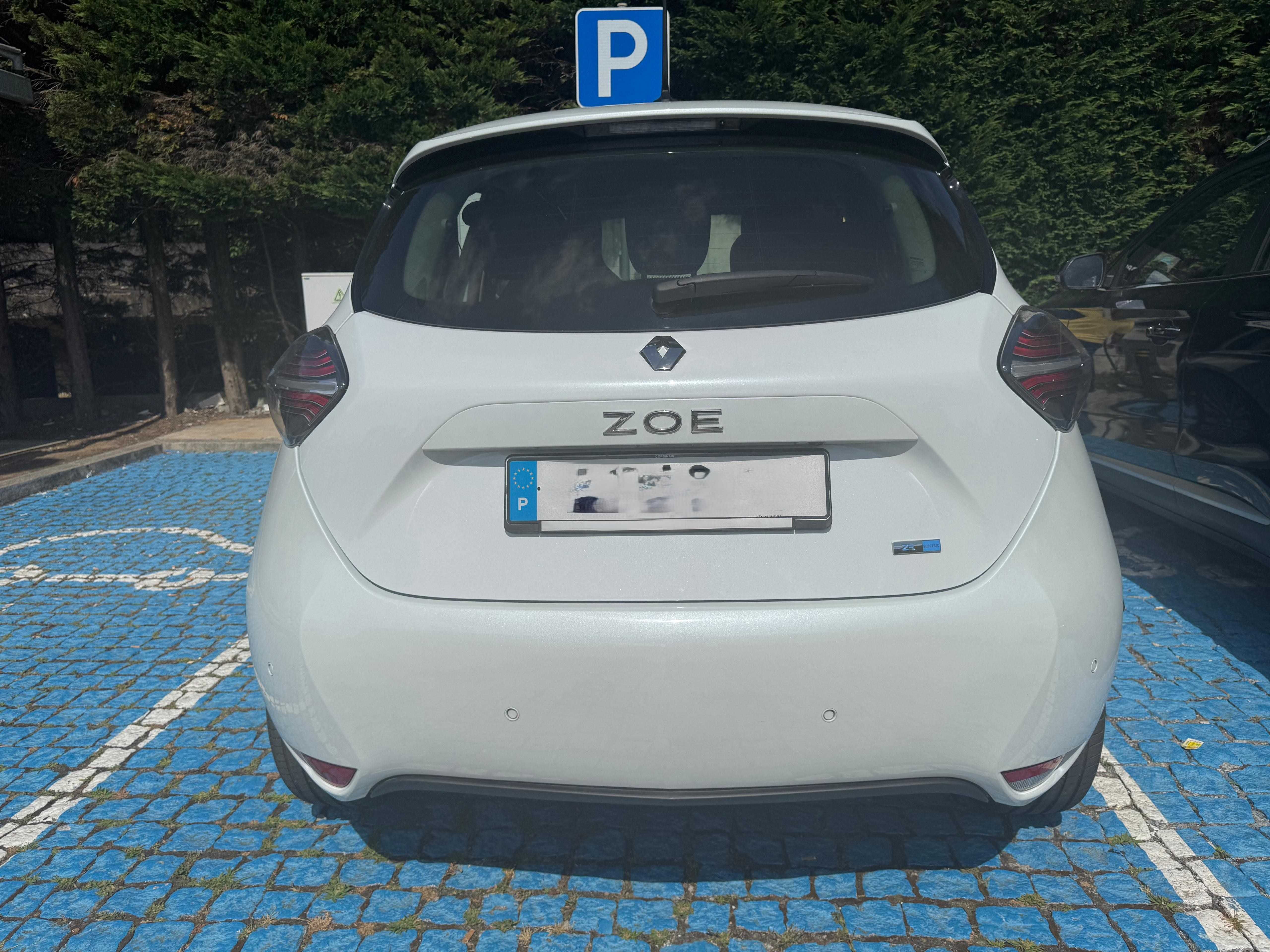 Renault Zoe Riviera 52 kWh R135 CCS como novo - Estilo e Economia