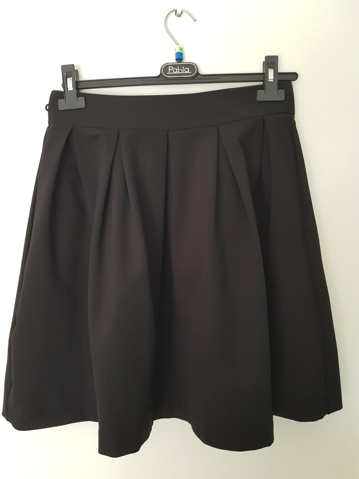 Czarna, elegancka spódnica z Reserved r. 36