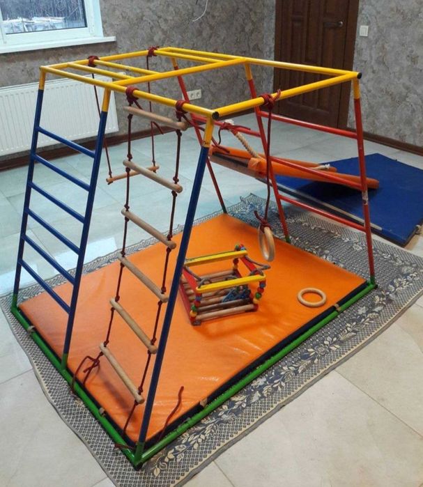 Дитячий комплекс, гірка, гойдалка