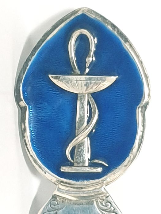 Raro marcador de páginas - prata portuguesa esmaltada-simbolo farmácia