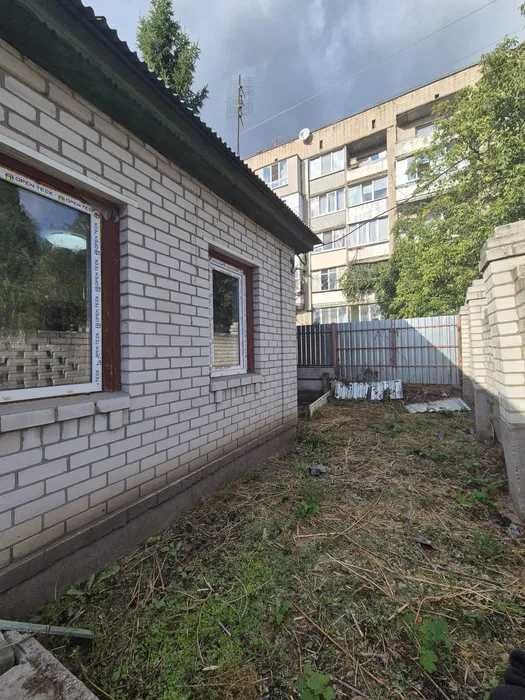 Продам половину будинку з власною землею р-н Громова (Черкаси-Газ)