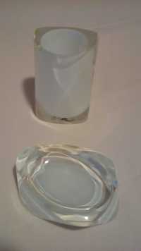 Acessórios para WC - de formas irregulares, em branco e transparente