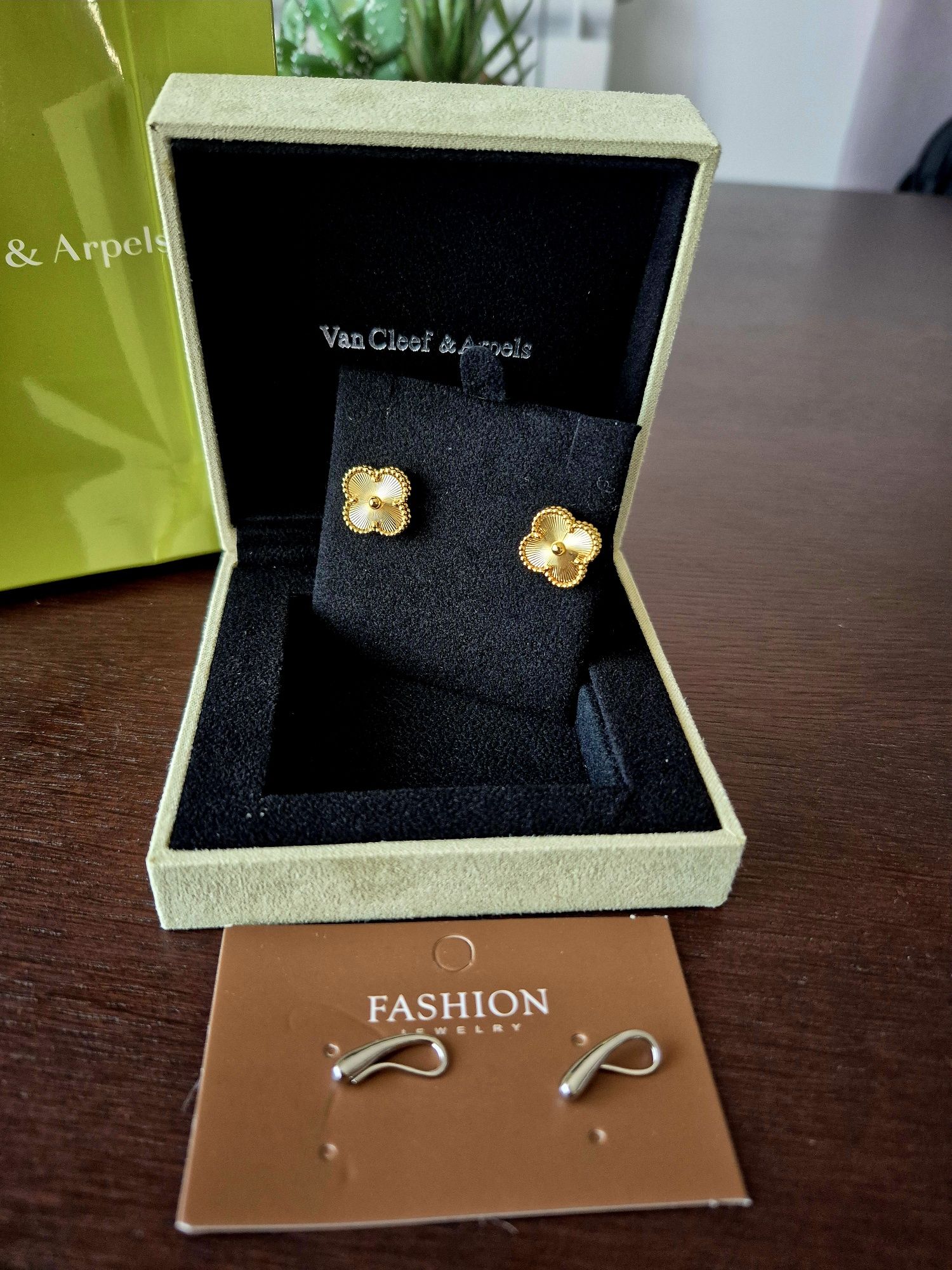 Brincos Van Cleef & Arpels