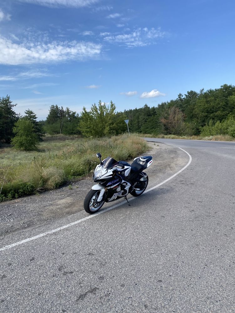 Suzuki GSXR 1000 k8
