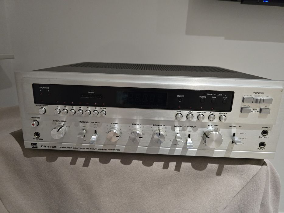 Amplituner DUAL CR-1750