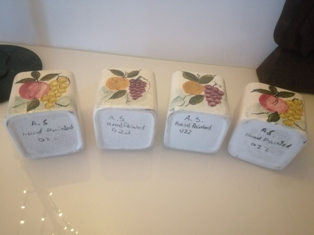 Potes pintados a mão