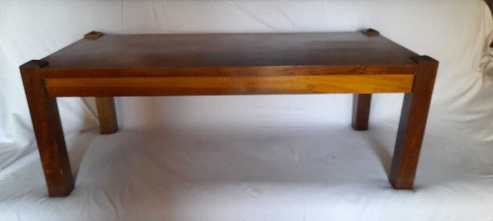 Mesa de centro rectangular