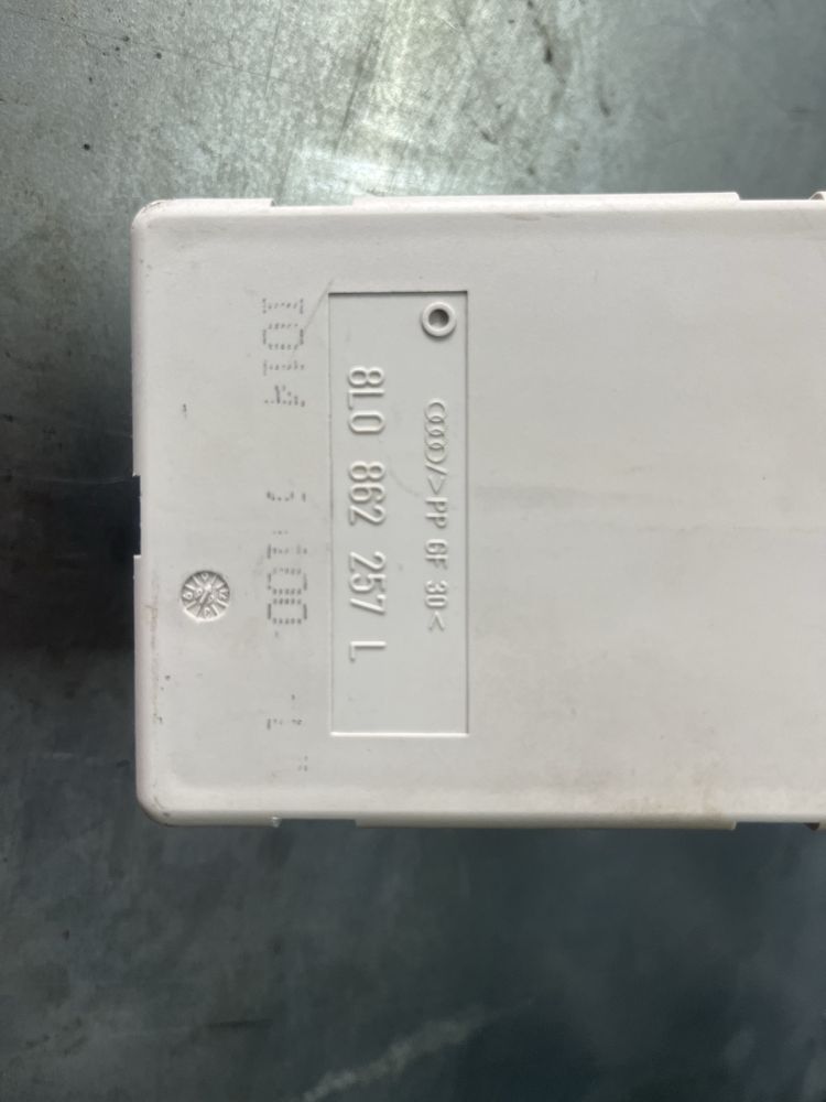 Bomba vacuo fecho central Audi A3 8L