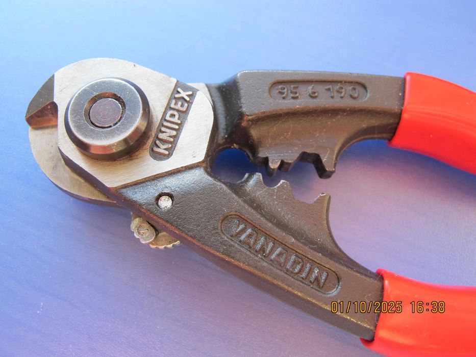 Nożyce do cięcia stalowych linek i szprych KNIPEX
