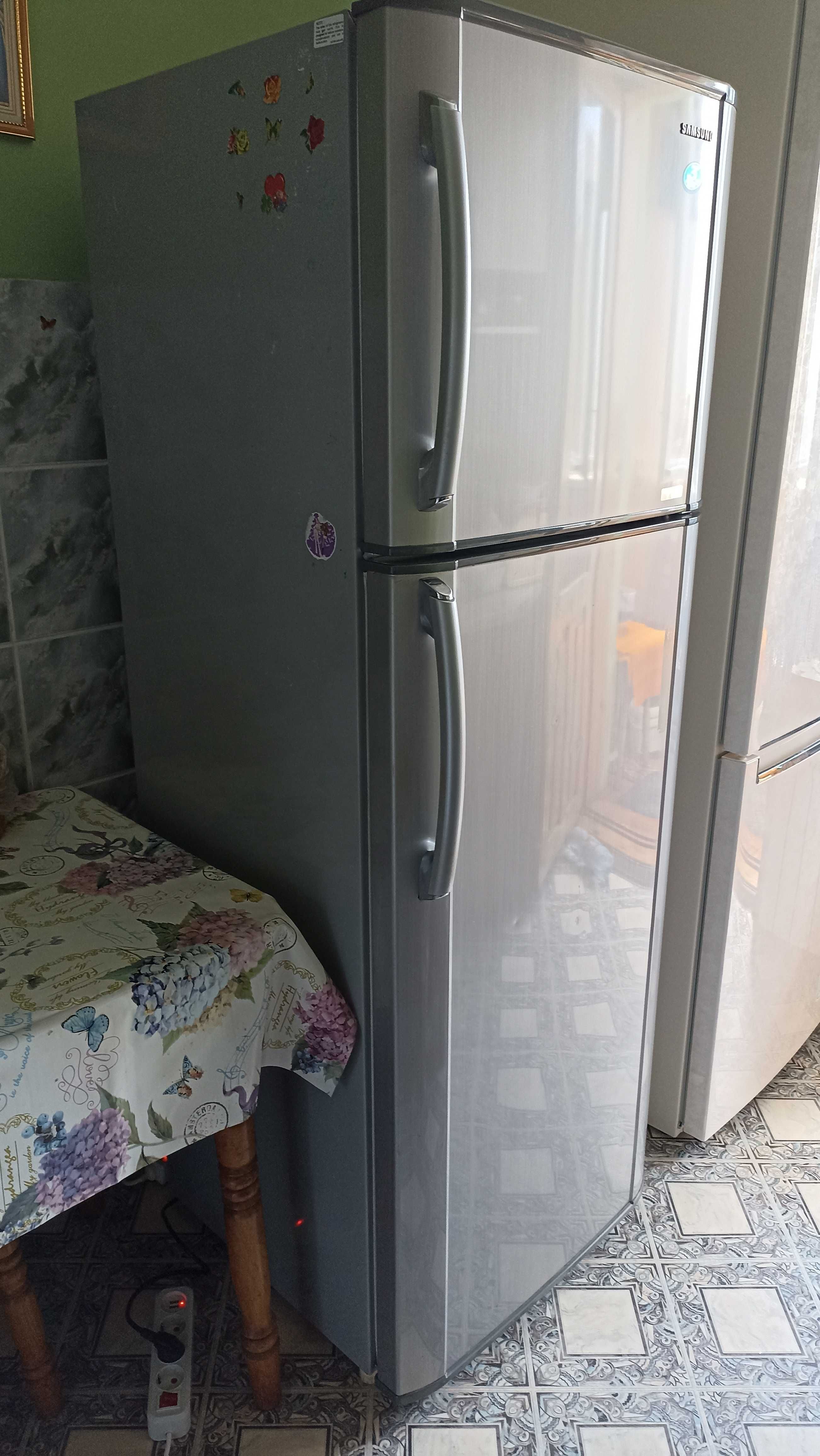 Холодильник  марки SAMSUNG