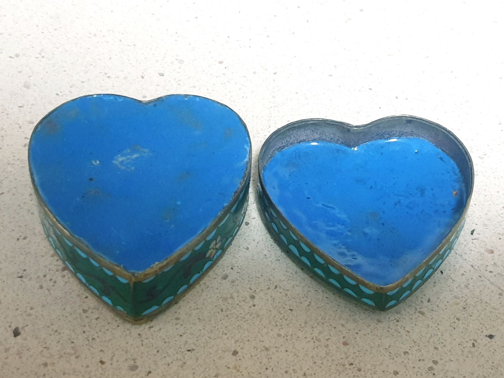 Linda antiga caixa asiática "coração " em cloisonné