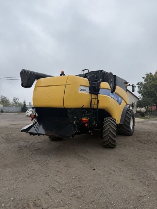Продам комбайн New Holland CX8080