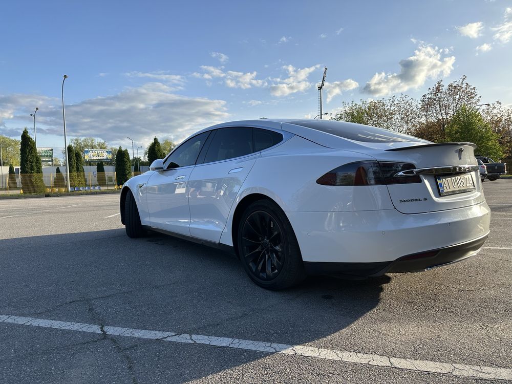 Продам Tesla model S